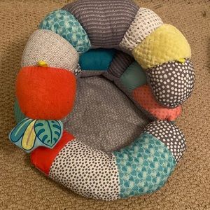 Tummy time may and support seat in one. Used but in good condition.